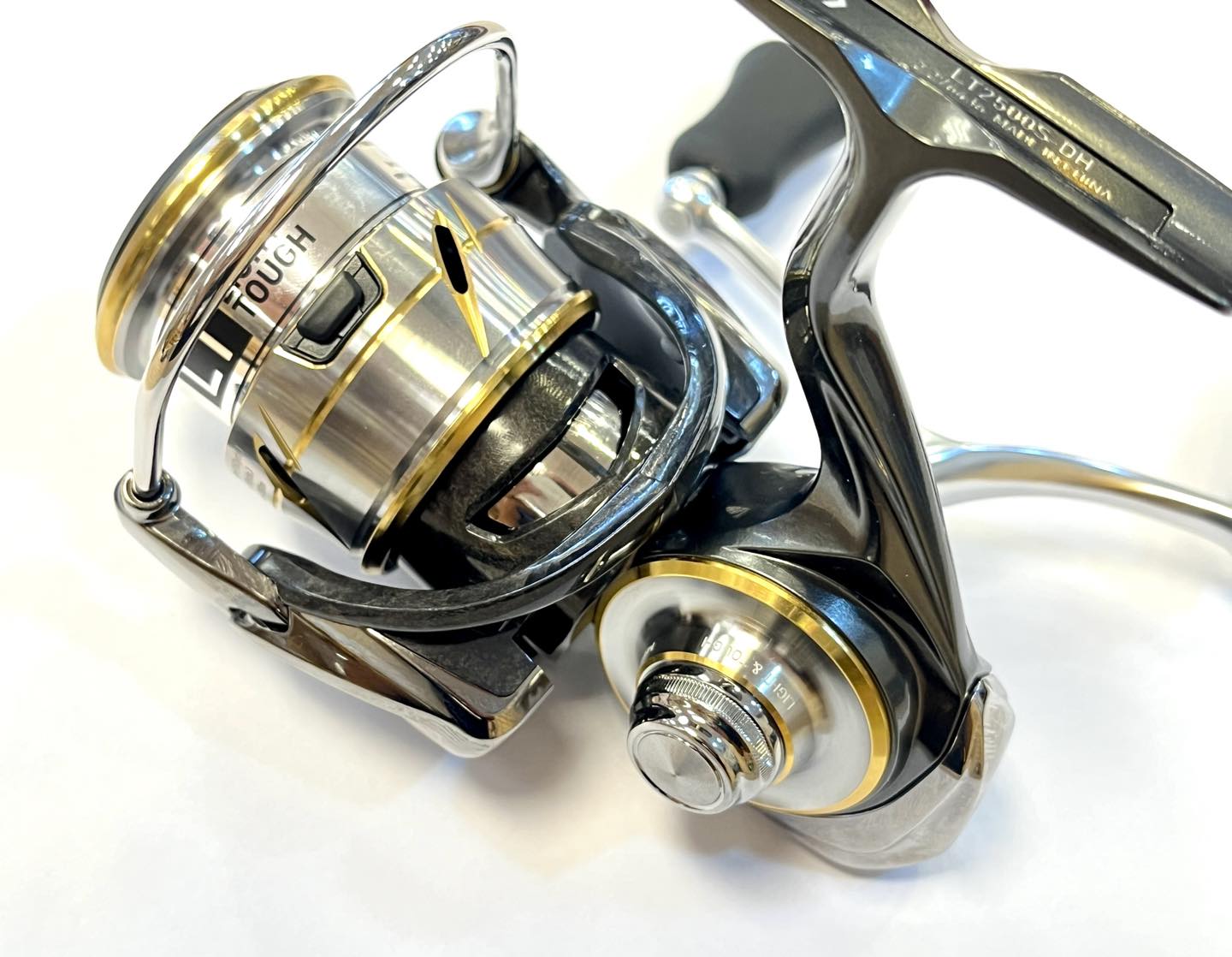 NEW Reel DAIWA 20 LUVIAS LT 2500S-DH | Reel | Tackle Berry