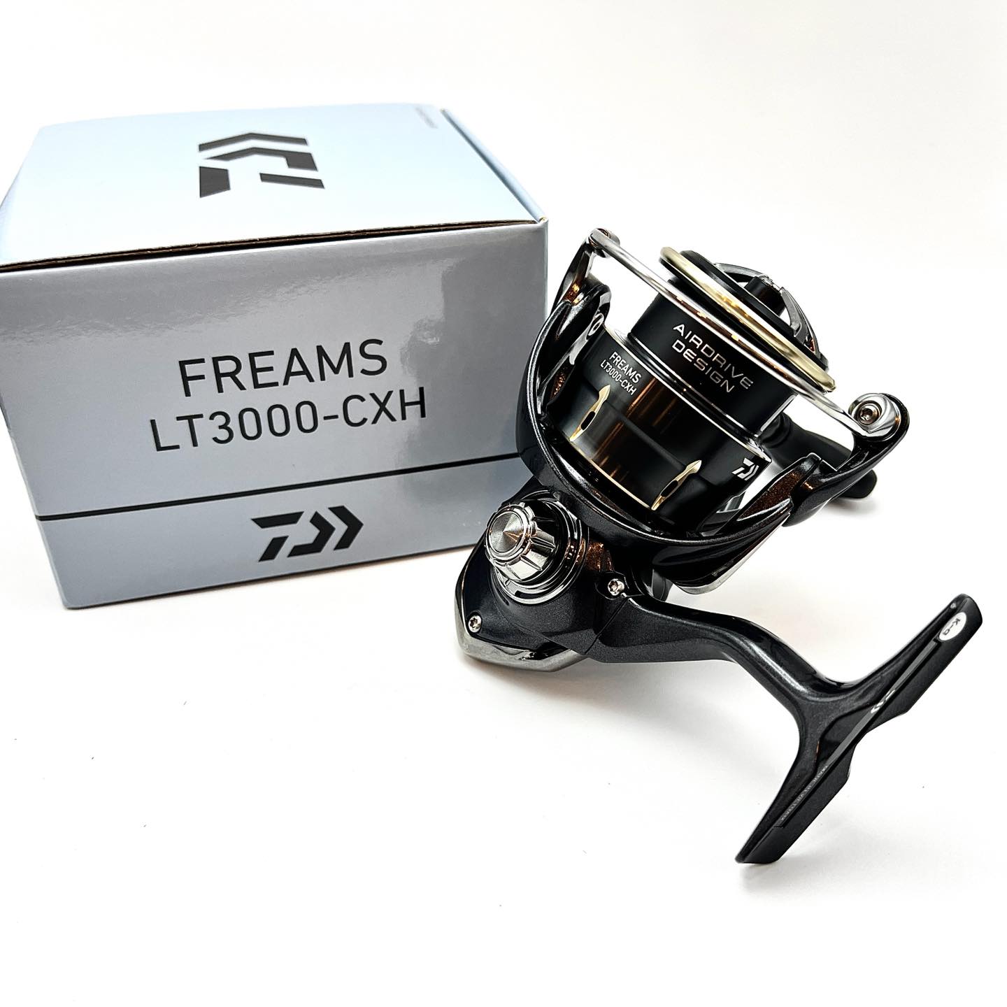 NEW REEL DAIWA 26 FREAMS LT3000-CXH